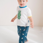 Dítě v bílém Miffy dětské tričko se zeleným Miffy potiskem