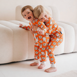Enfant portant l'ensemble pyjama en bambou « Daisy Days » de la collection enfants Miffy