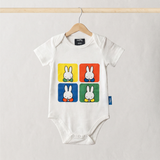 Retro nijntje popart-babyrompertje van bamboe, vooraanzicht