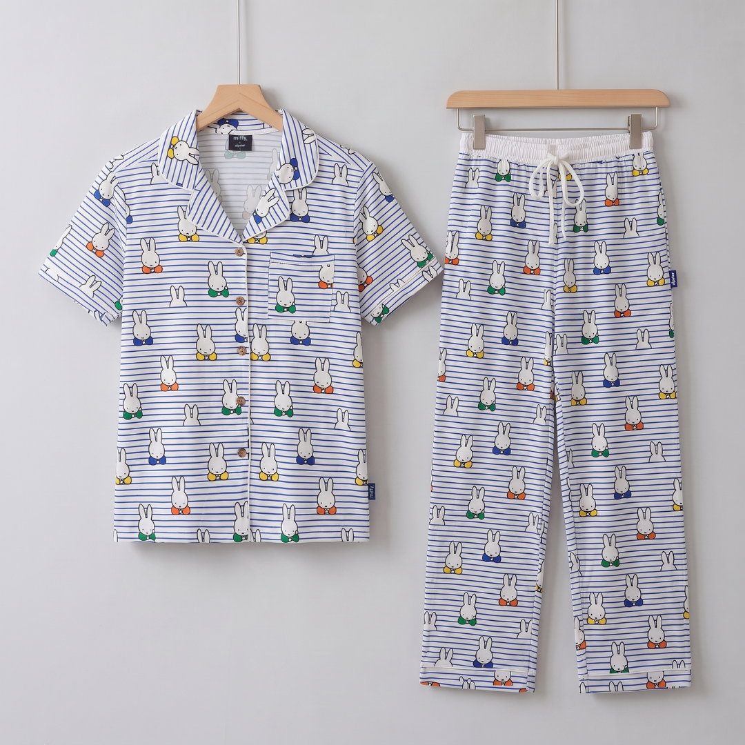 Ensemble pyjama en bambou bleu « Peek-a-Boo » pour homme Miffy, vue de face