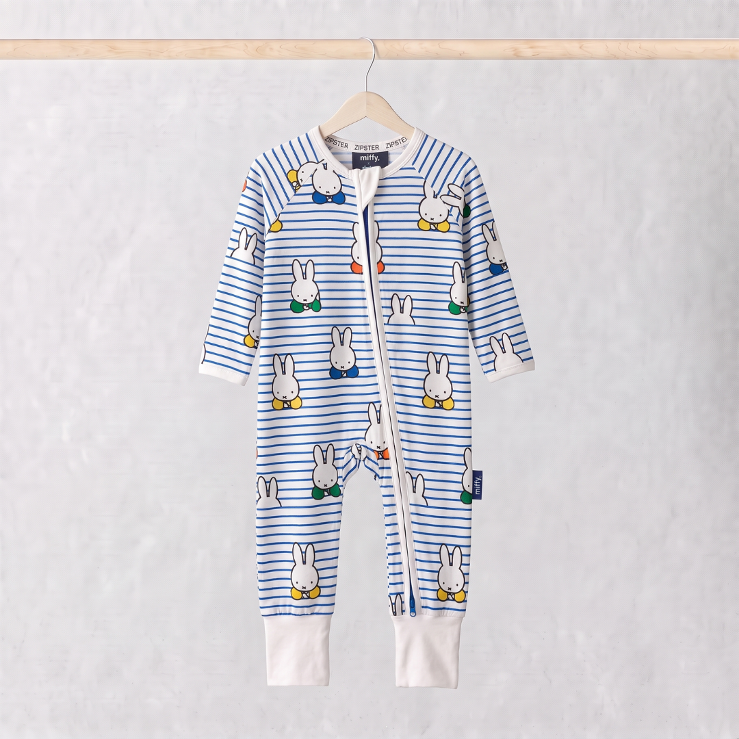 ZIPSTER x Miffy Modré bambusové dupačky Peek-a-Boo, pohled zepředu